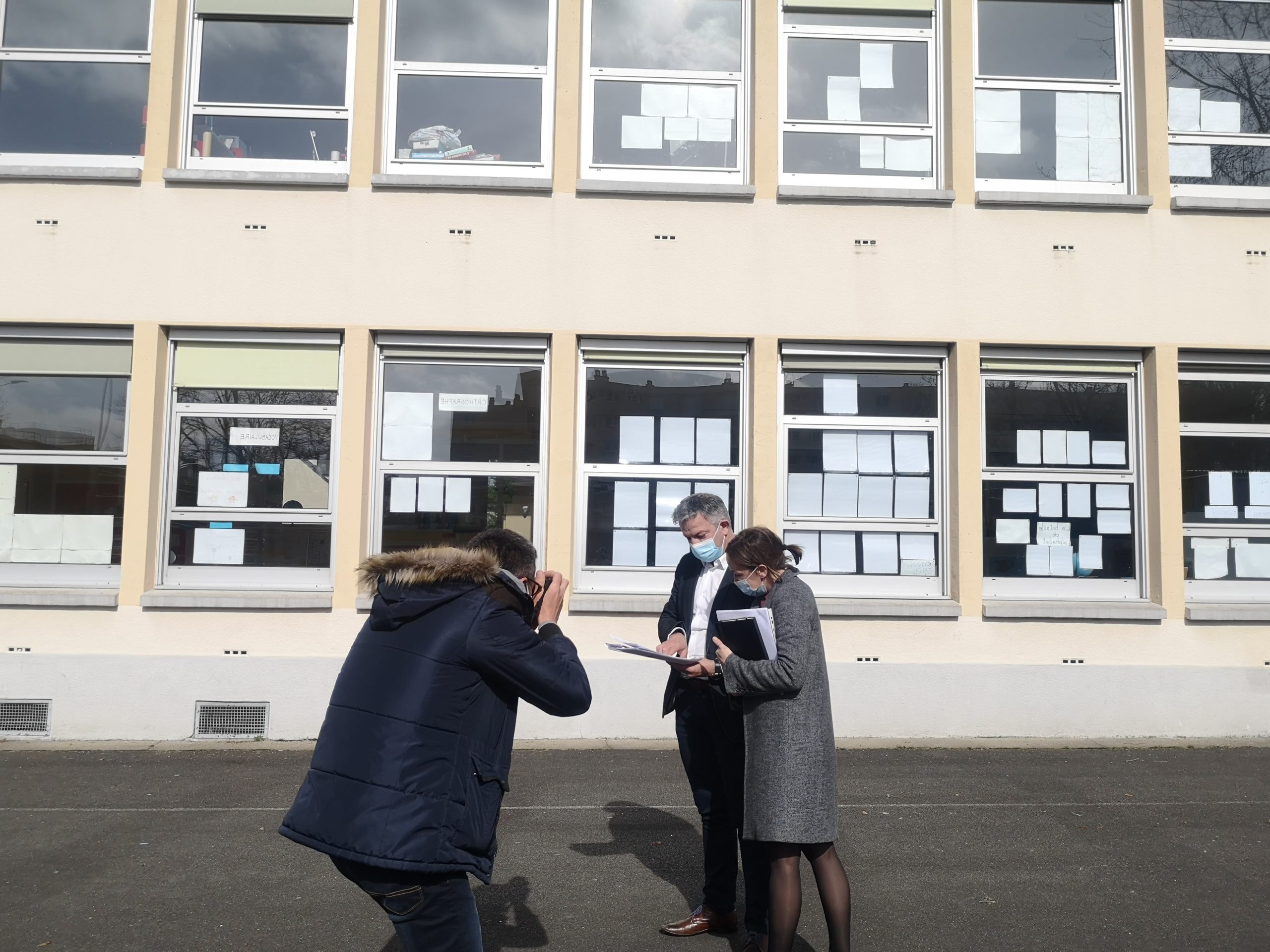 Des vitrages chauffants dans une école Mancelle